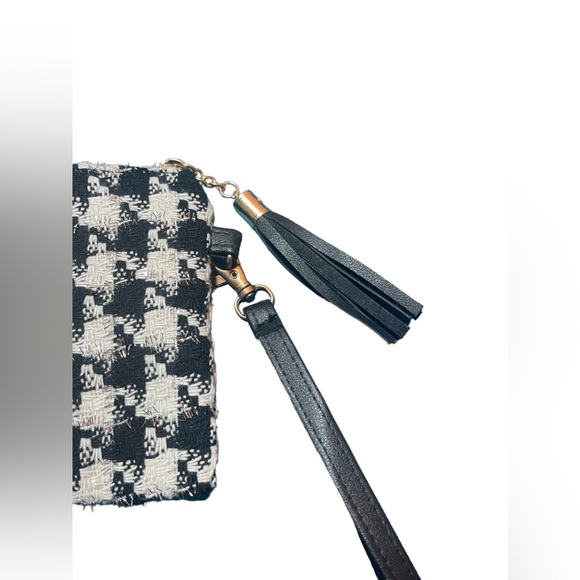 Houndstooth Black & White Fabric Wristlet - Picture 4 of 9